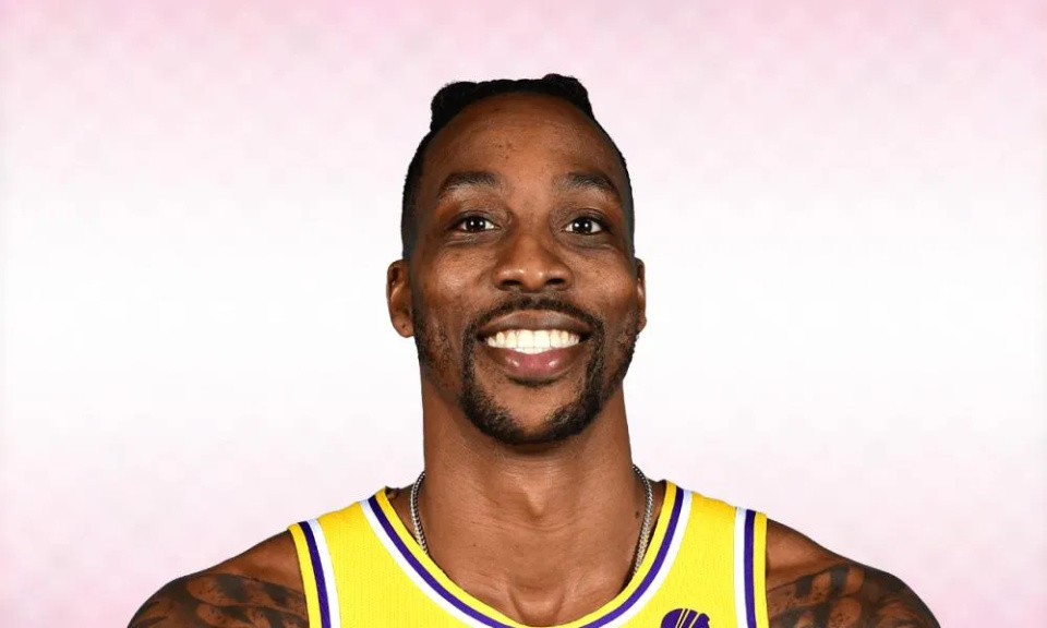 TA：皇马球星团队深度介入更衣室，阿隆索管理面临额外挑战（TA：皇马巨星身边团队深度干预更衣室，阿隆索执教管理遭遇额外考验）