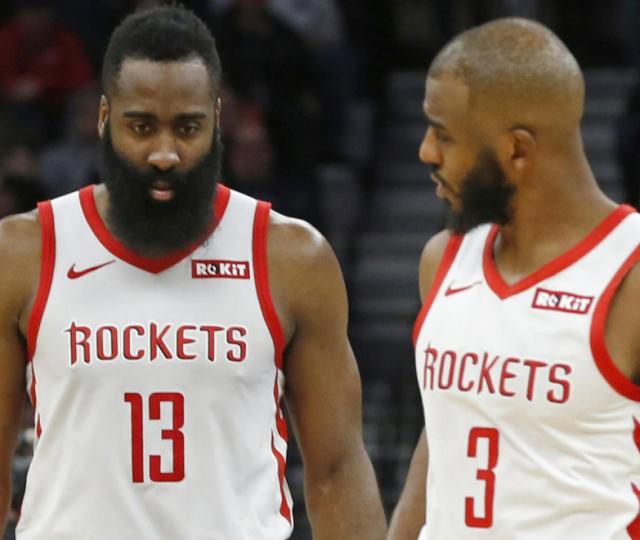 球队攻防效率提升，排名攀升（攻防提效助力排名上扬）