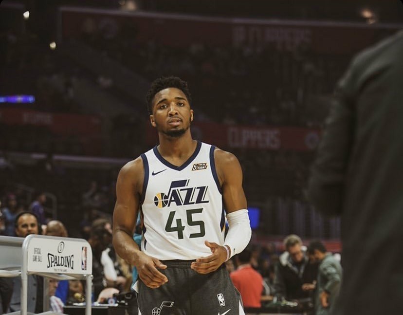 NBA：独行侠末节逆转 公牛痛失好局（NBA：独行侠末节翻盘，公牛错失胜机）