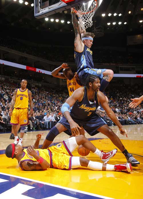 法兰克福vs沃尔夫斯堡：格策、堂安律首发，埃里克森、马耶尔出战（法兰克福对决沃尔夫斯堡：格策、堂安律先发，埃里克森、马耶尔披挂出战）