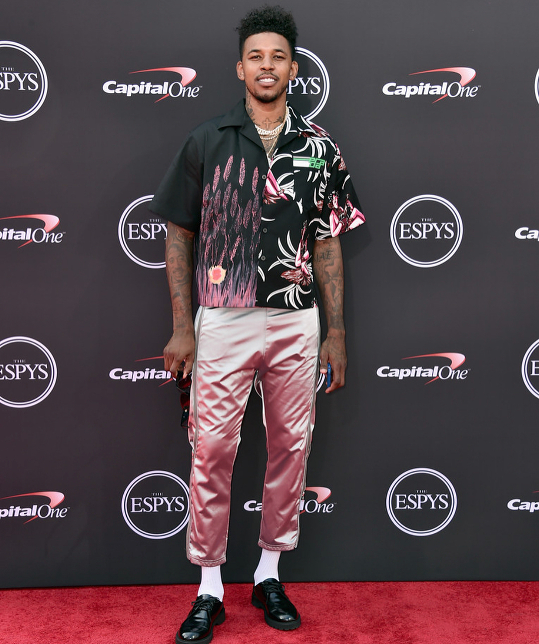 1-0,姆巴佩18岁弟弟神级停球后一剑封喉,率队4连胜,逼近法甲榜首（1-0，姆巴佩18岁弟弟神级停球后斩获制胜球，带队豪取四连胜，直逼法甲榜首）