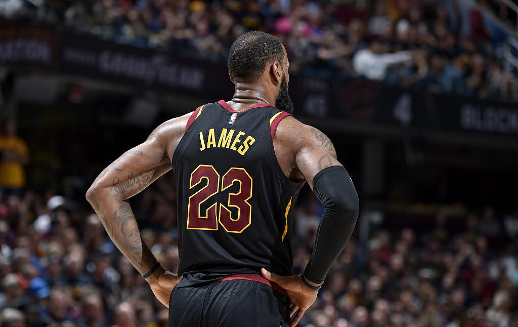 比利亚雷亚尔欧冠六场1平5负排倒数第二，但在西甲暂列第三位（比利亚雷亚尔欧冠6战1平5负仅列倒数第二，西甲积分榜却暂居第三）