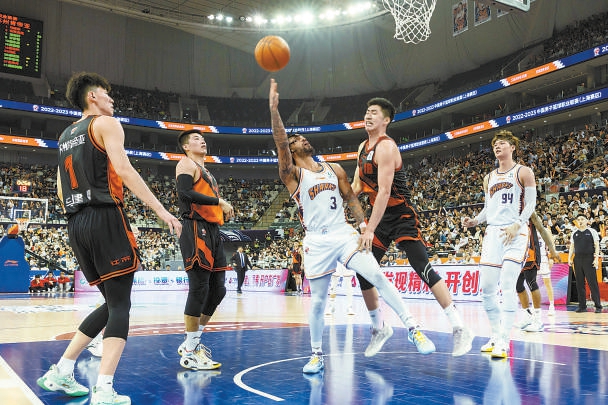 罗马2-0乌迪内斯，洛伦佐-佩莱格里尼破门，切利克锁定胜局（罗马2-0乌迪内斯：洛伦佐-佩莱格里尼先拔头筹，切利克再下一城）